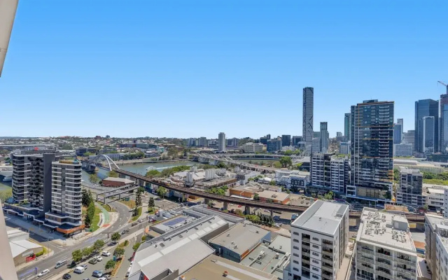 KOZYGURU BRISBANE ONE 1Bed APT Parking