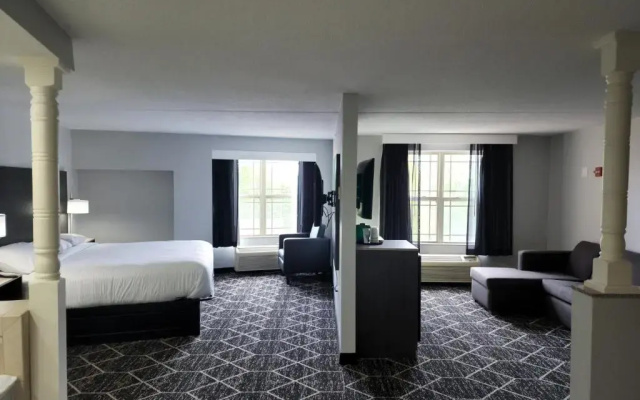 La Quinta Inn & Suites by Wyndham Lake George