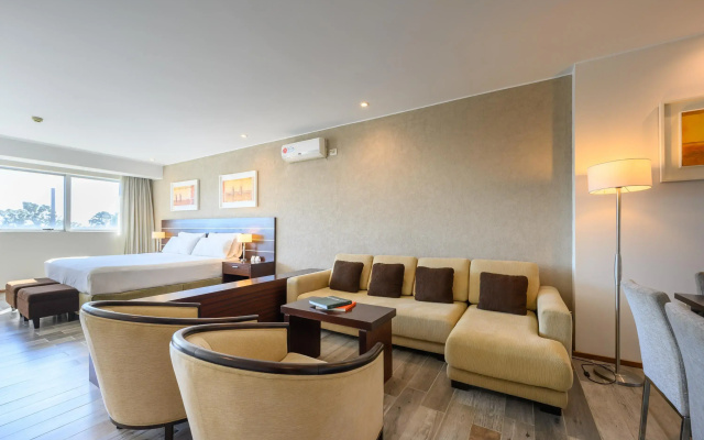 Orfeo Suites Hotel