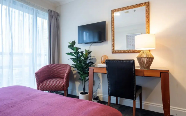 Toodle's Stylish stay on Queen Street