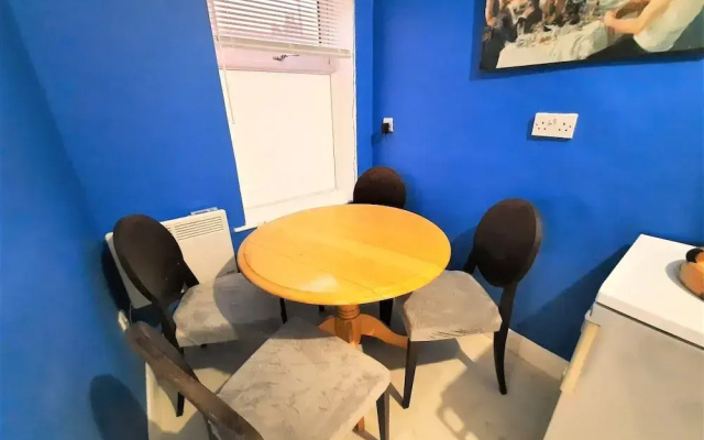 3-bed House in Colchester With Parking and Wifi