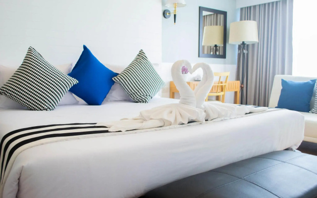 Paradise Hotel