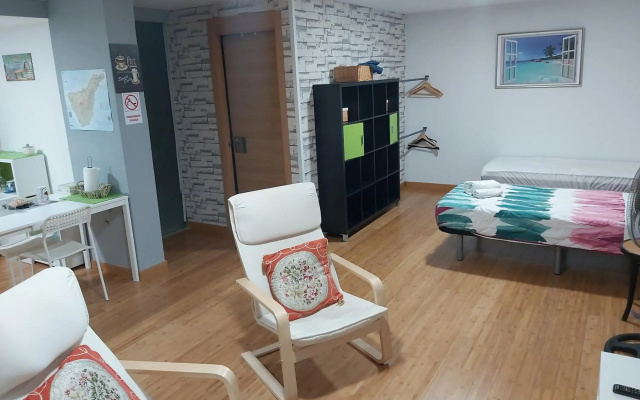 Loft Santa Cruz, Acoran