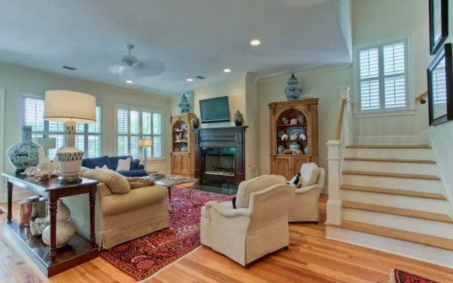 4216 4th Street by Hodnett Cooper