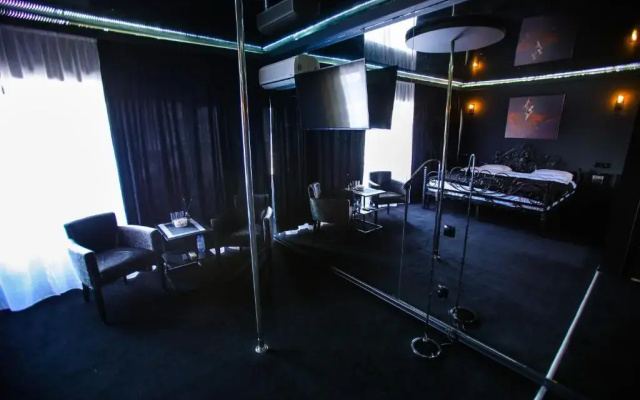 4 Rooms