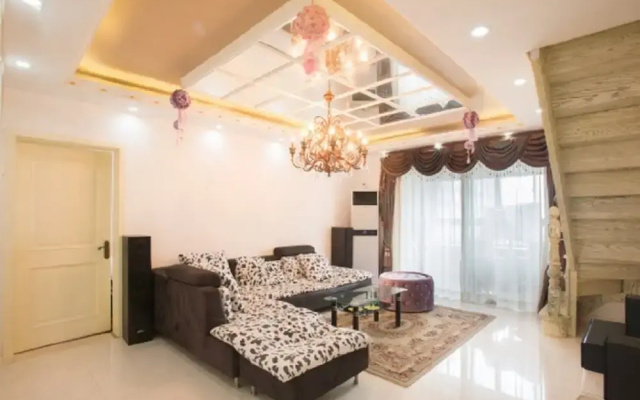 Jhouse Hongqiao Duplex Apartment