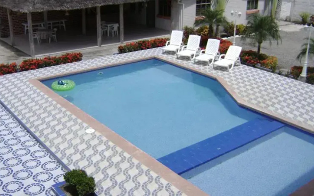 Hosteria Palmira Mar Tonsupa