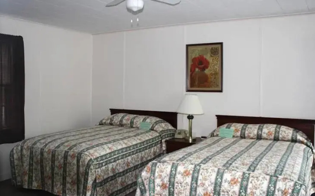 Aurora Inn & Motel