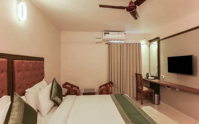 Treebo Goodland Residency - 500m from Railway Station