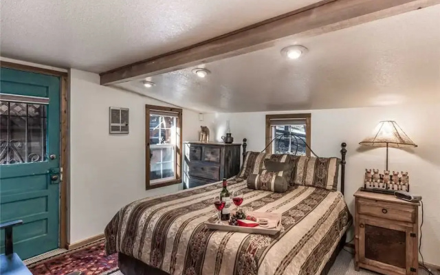 Main Stay - Four Bedroom Cabin with Hot Tub