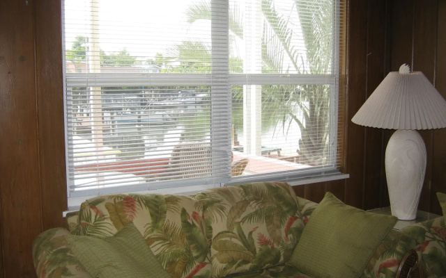 The Holiday Court Villas and Suites