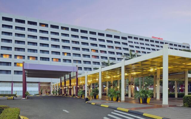 Sheraton Abuja Hotel вид на фасад