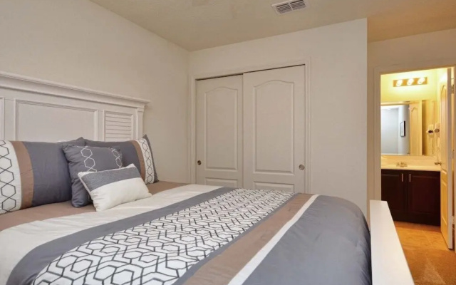 Compass Bay- 4 Bedroom Townhome- 1950cy Townhouse