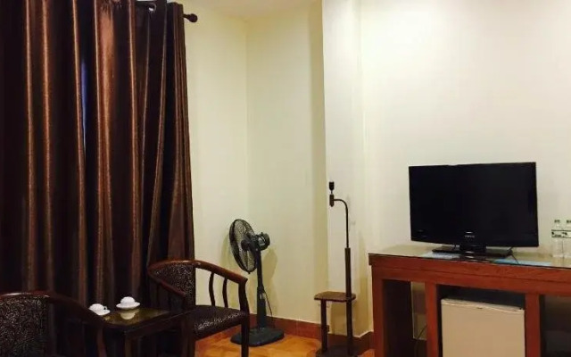 Saigon Palace by OYO Rooms