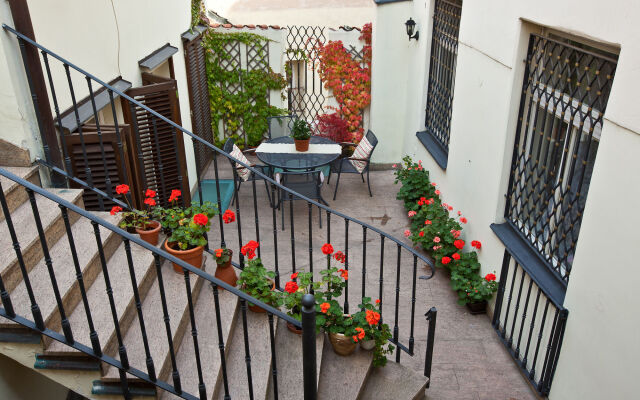 Апартаменты Charming Prague Apartments At Black Star вид на фасад