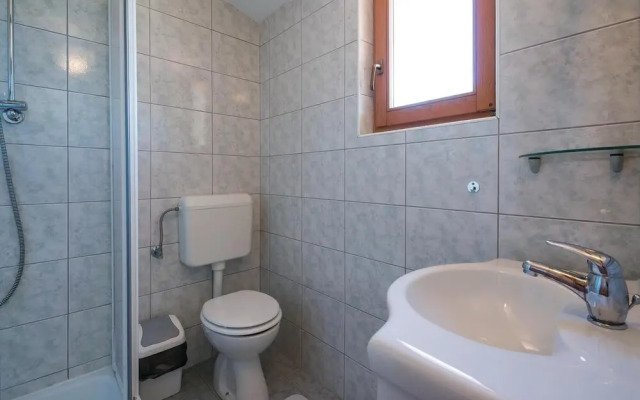 Beautiful Home in Liznjan With Wifi and 3 Bedrooms