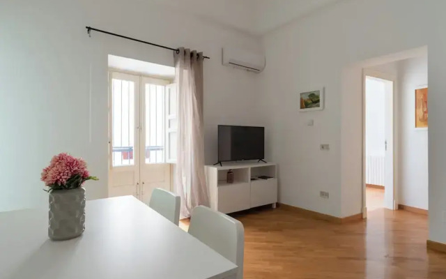 Lungarini Apartment by Wonderful Italy