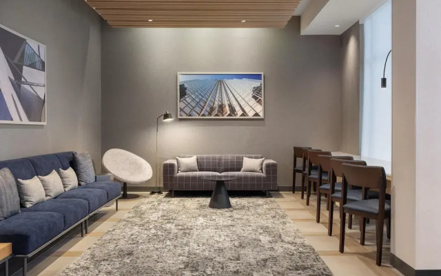 Hyatt Place Toronto Airport