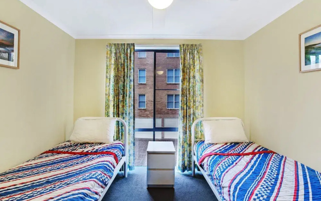 2/ 14 Kurrawa Close
