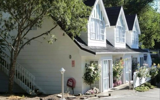 Bucket Tree Lodge