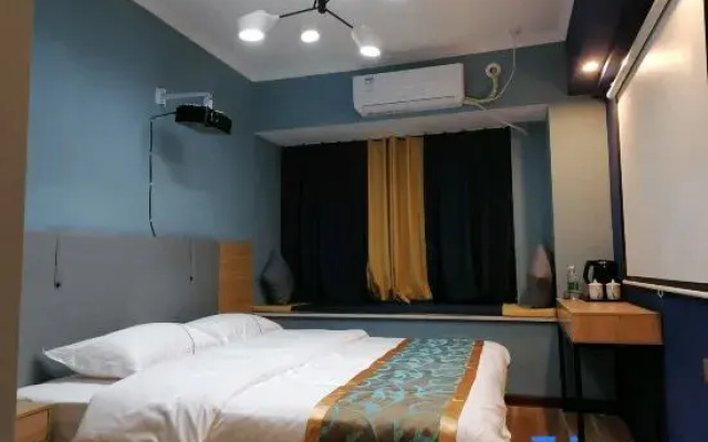 Xinya Boutique Homestay (Zhengzhou Henan University of Technology Subway Station)
