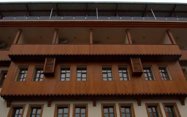 Otel Yeşil Eğin