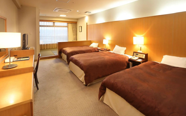 Hotel Parens Onoya