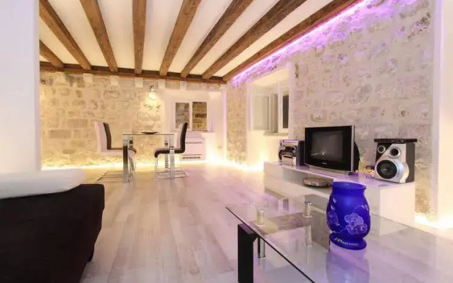 Apartment 4 You