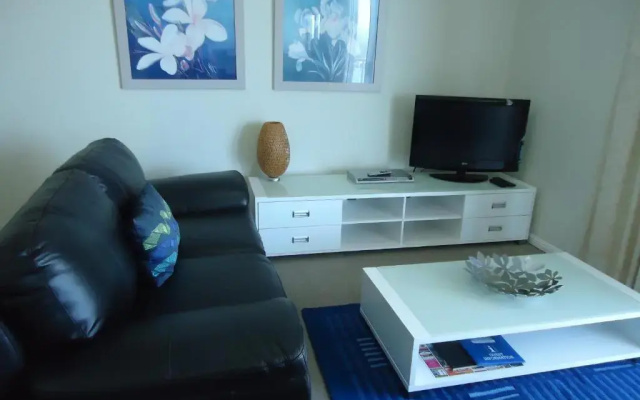 Crest Apartments