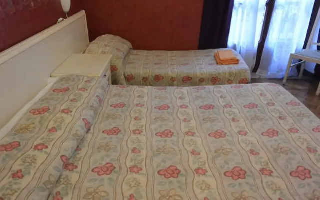 Hotel Azalea