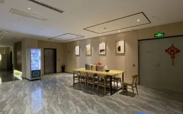 Ximan Hotel (Shanzhou District Government Wucaicheng Shopping Center)