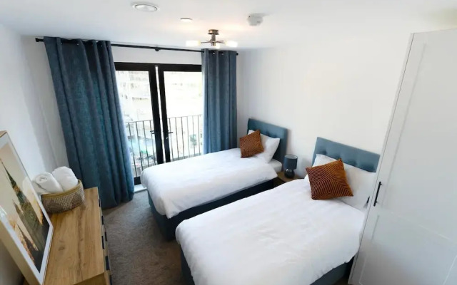 Luxe I Penthouse I Balcony I City Views I Parking I Liverpool City Center I