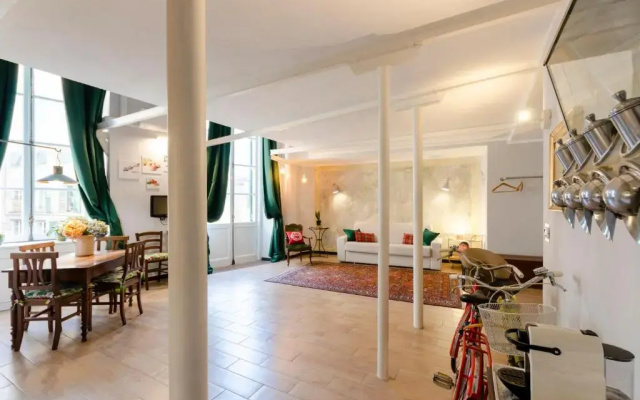 JOIVY Superb Flat Near Ch. Columbus' House