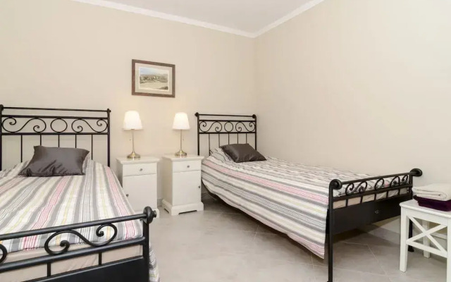 Apartments Gaura - One-bedroom Apartment With Terrace