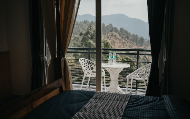 Premium Hotel Blue P-I-N-E Palace