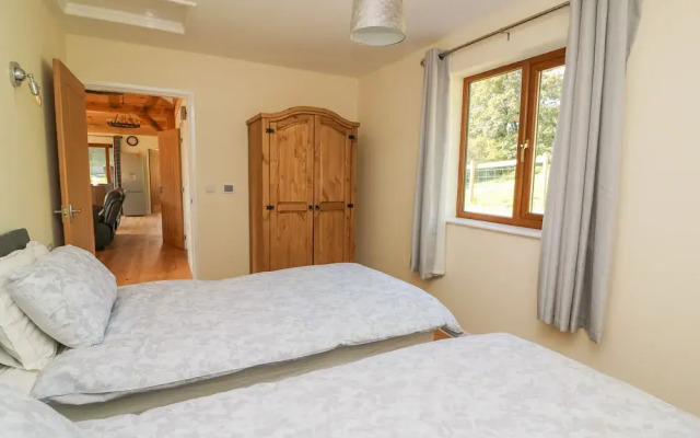 Ploony Hill Cabin