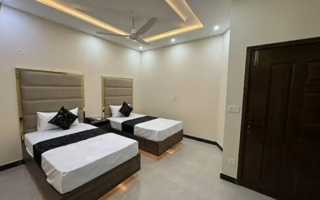 Gold Pine Hotel Lahore