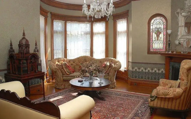 The Grand Anne Bed and Breakfast