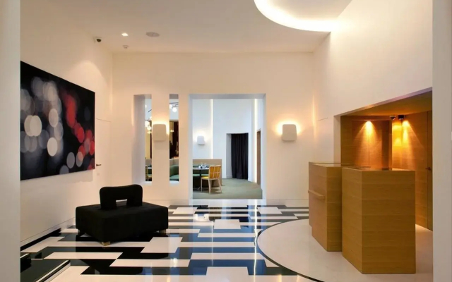 Hotel Marignan Champs - Elysées