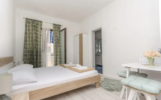 Apartments and Rooms Bepina