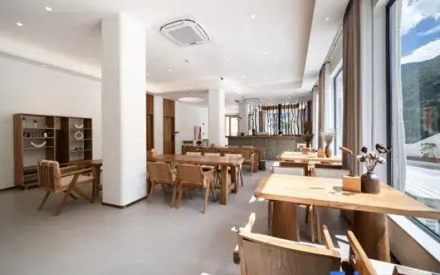 Junshan Homestay (Kangding Branch)