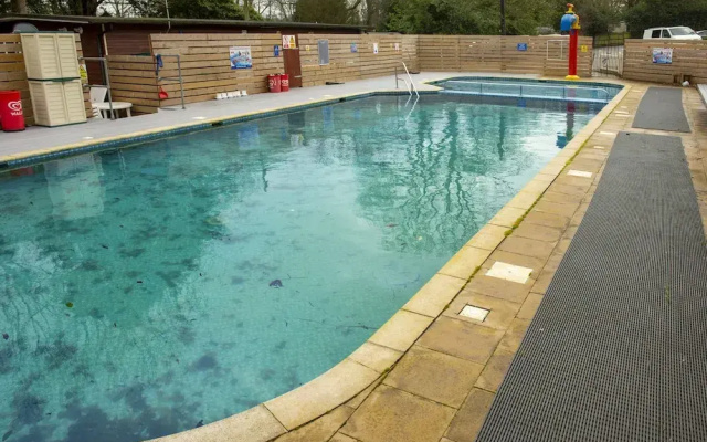 Lodge - Sleeps 6 With Pool Access