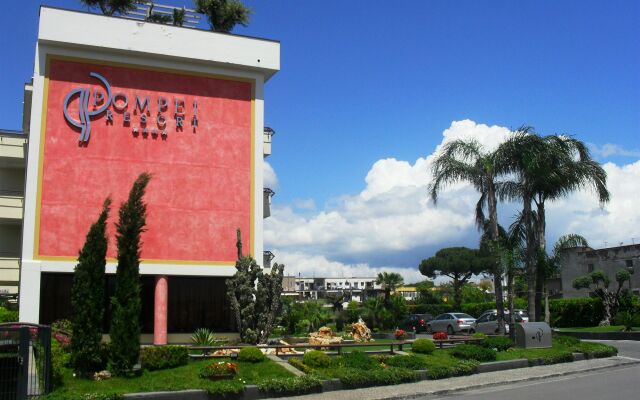 Отель Pompei Resort Италия, Помпеи - 1 отзыв об отеле, цены и фото номеров - забронировать отель Pompei Resort онлайн вид на фасад
