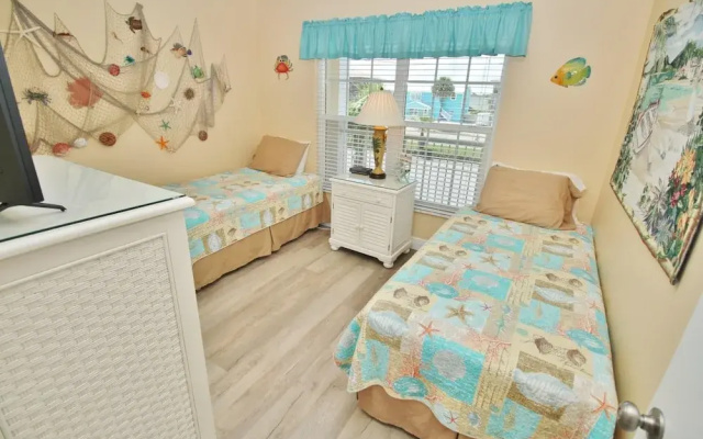 Point East 213