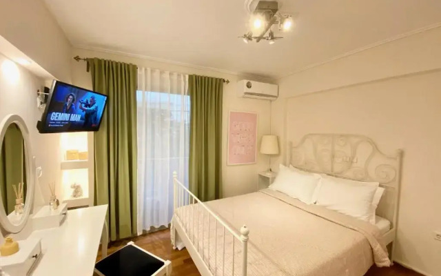 Seaside comfy apartment/ Palaio Faliro