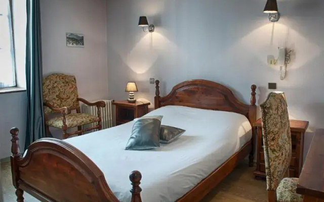 Logis Hotel De France St Andre