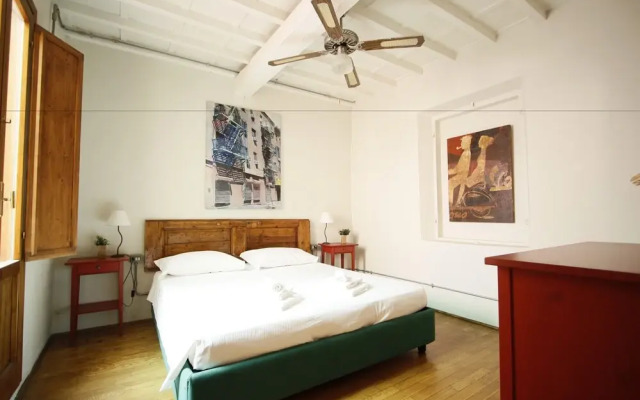 Artistic Flat in Oltrarno Florence