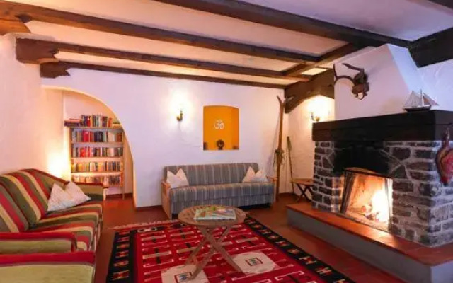 Hotel Garni Lodge Chesa Raetia