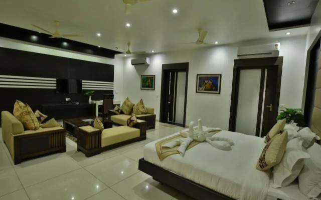 Jhansi Hotel
