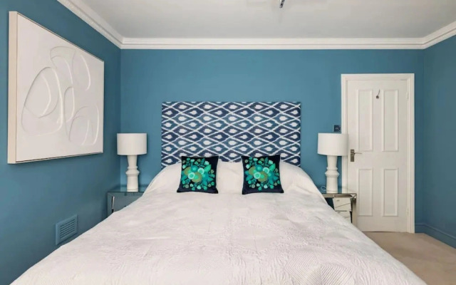Cosy and Stylish Chelsea 2 Bedroom Flat